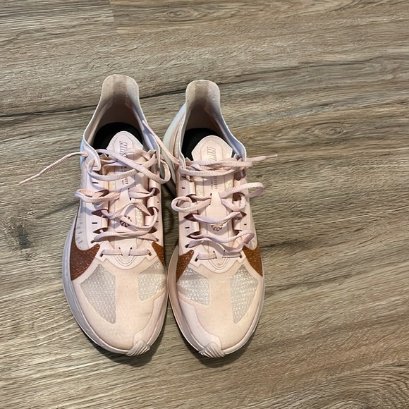 Wmns Zoom Gravity 'Echo Pink' - Picture 2 of 7